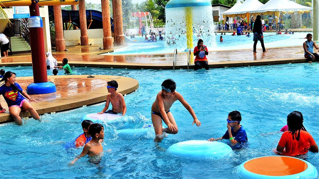 Bayou Lagoon Park Resort Melaka Zewnętrze zdjęcie